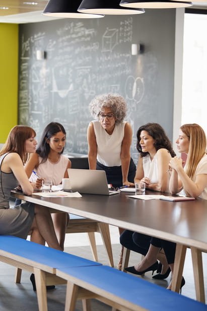 borbolet trabajo colaborativo valencia mujeres profesionales uso portatil reunion equipo