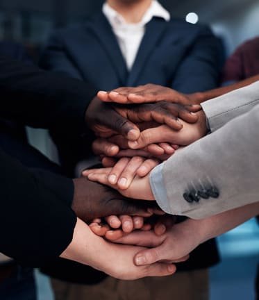 manos de equipo profesional unido simbolo de exito y confianza empresarial borbolet valencia